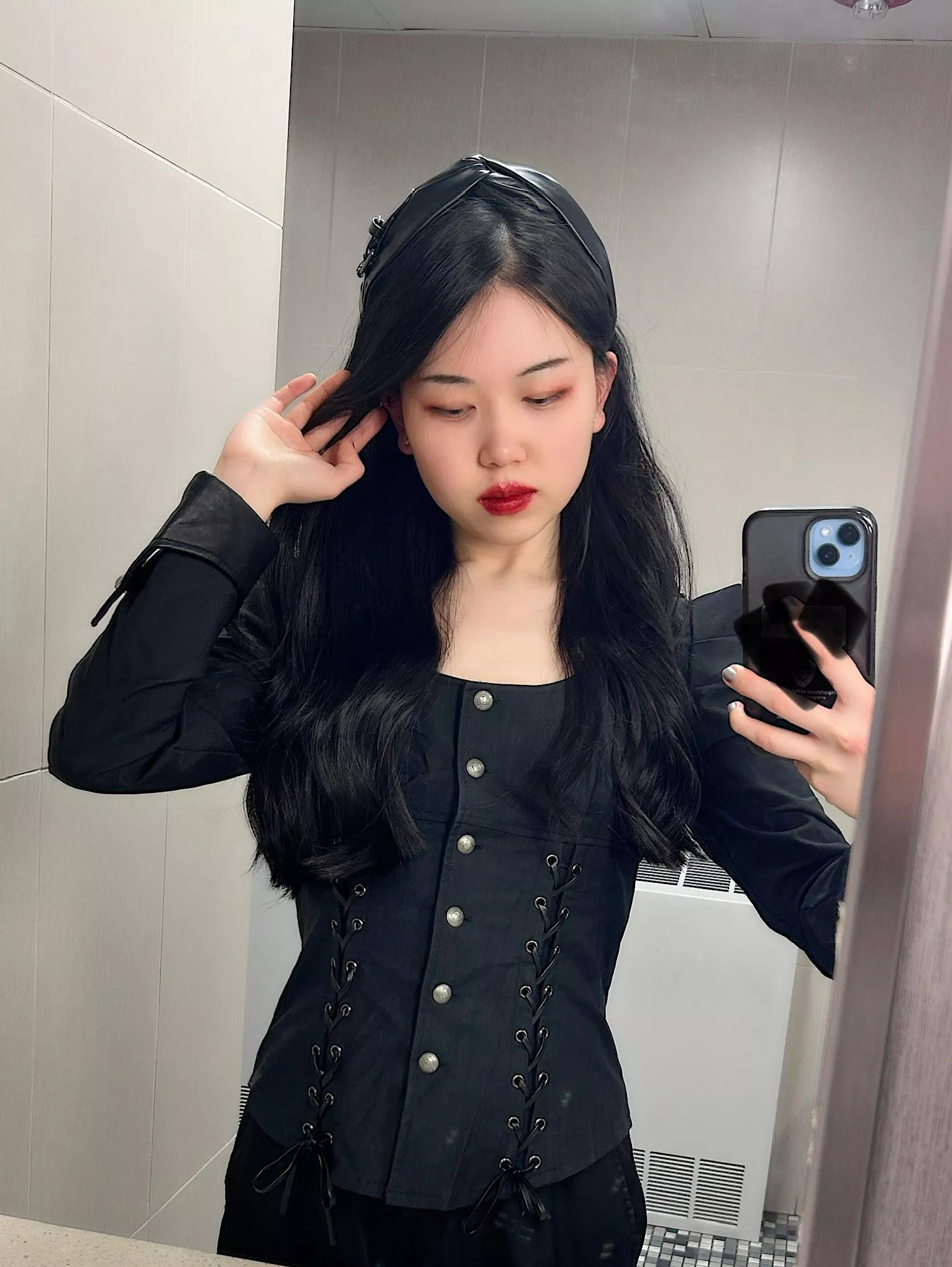 Just a goth femboy ^-^