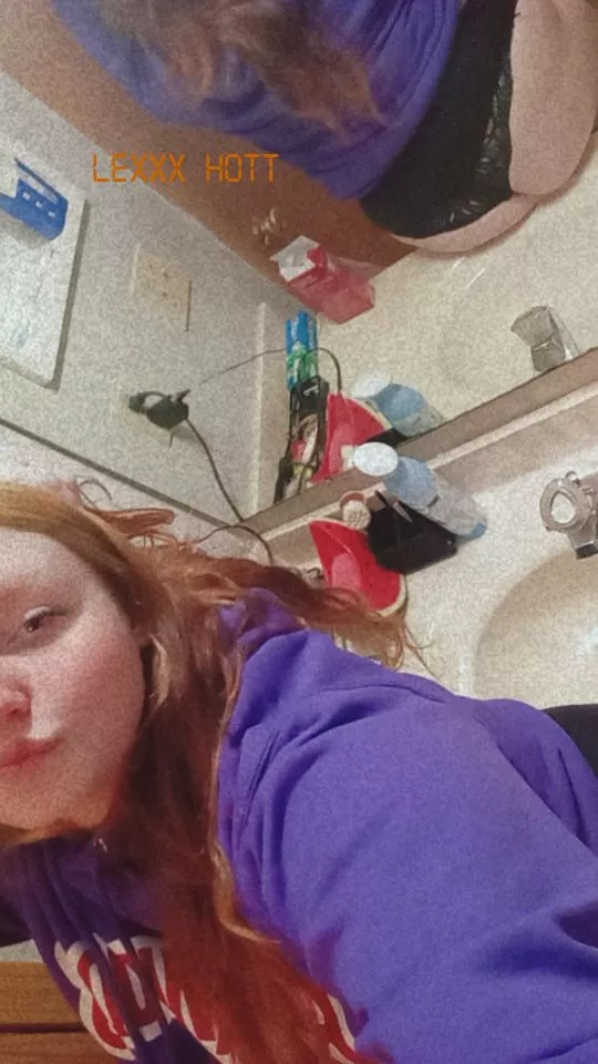 Late night selfie who likes