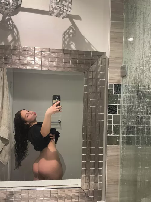 Let me sit on your face so you get a better view 🥵🥵😈