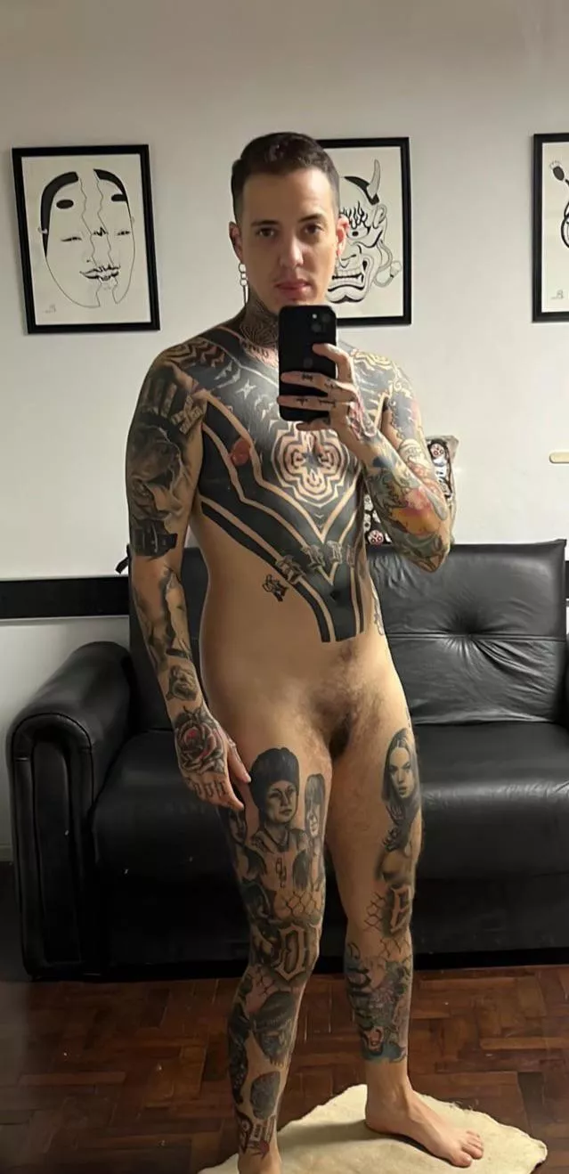 Let’s see who can satisfy me? Trans daddy is very demanding