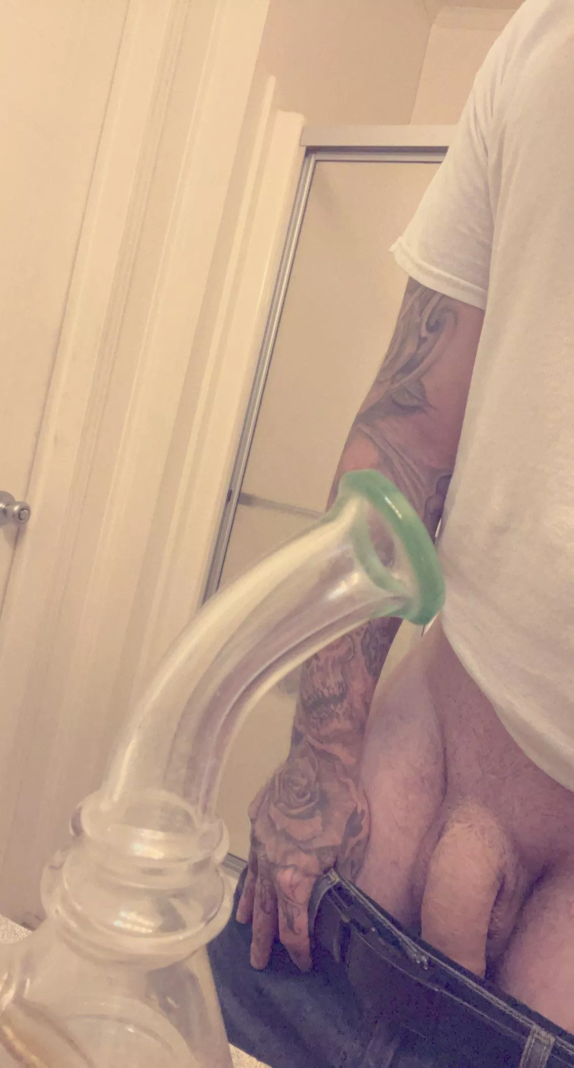 (M) let’s get comfortable and smoke