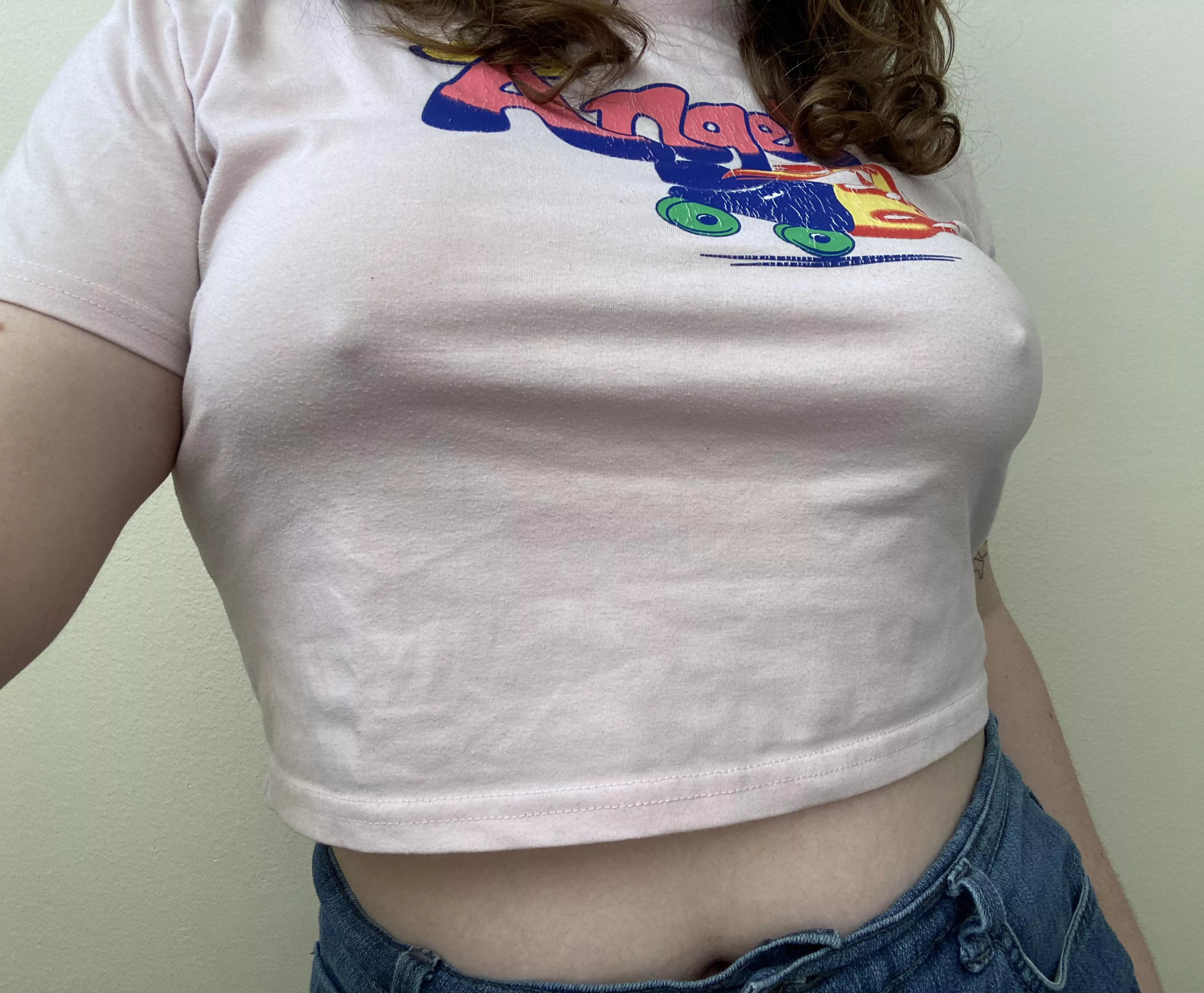 one of my fav tops to be braless in :) can you tell why? 😳