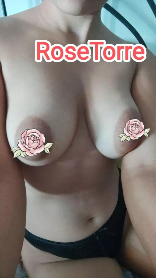 🌹PICS 🌹LONG HD VIDS (sex tapes, masturbation, blowjod, fingering, stripping) 🌹 SEXTING SESSION 🌹VIDEOCALL (SNAPCHAT/TELEGRAM) 🌹CUSTOM CONTENT 🌹 🌹GFE 🌹 MISTRESS/DOMME 🌹[selling] I can verify. KIK: Rosetorre