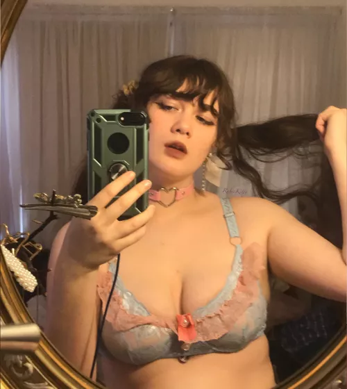 Play with my pigtails or my tits?😜