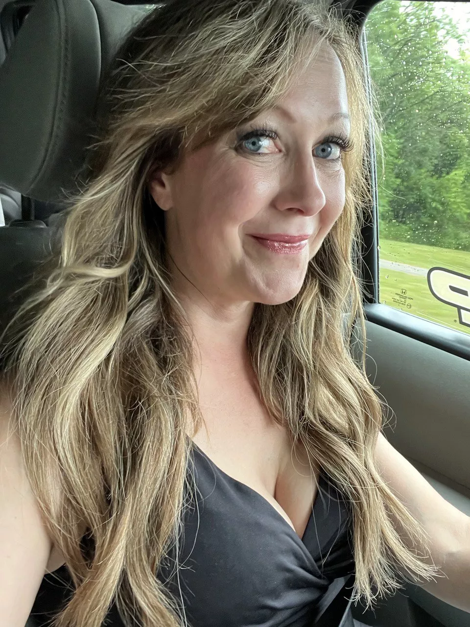 Shy Titty Tuesday from this yummy momma!