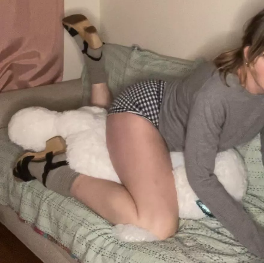 Six feet tall and I will destroy you with my thighs