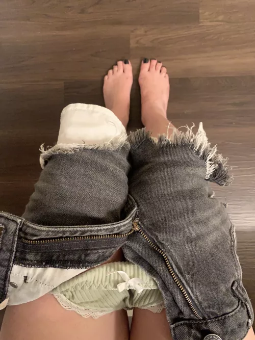 Sneak peek while I’m in the restroom🍵