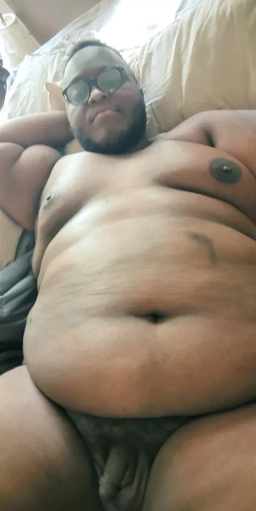 someone lay with me🥰