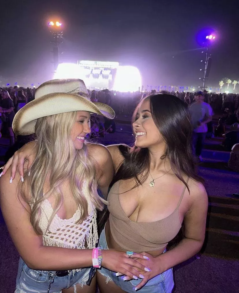 Stagecoach besties