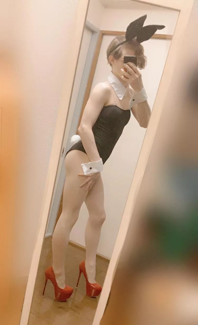 “The ideal male body. You may not like it, but this is what peak performance looks like” 😆