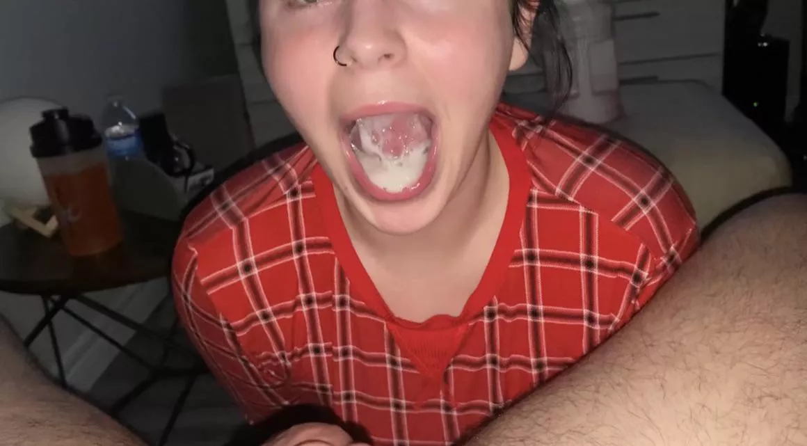 This load was hard to swallow, there was soooo much.... but I did it 😈😈😈