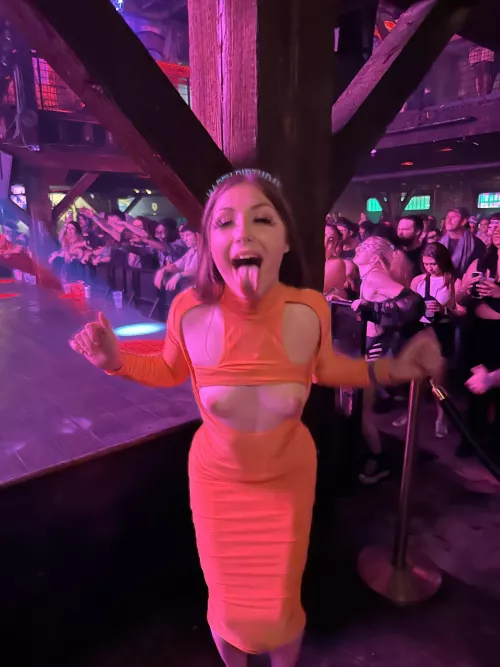 Tits in the club for my 21st birthday! 😈💓🥰 im drunkk let me make you cum💦💦