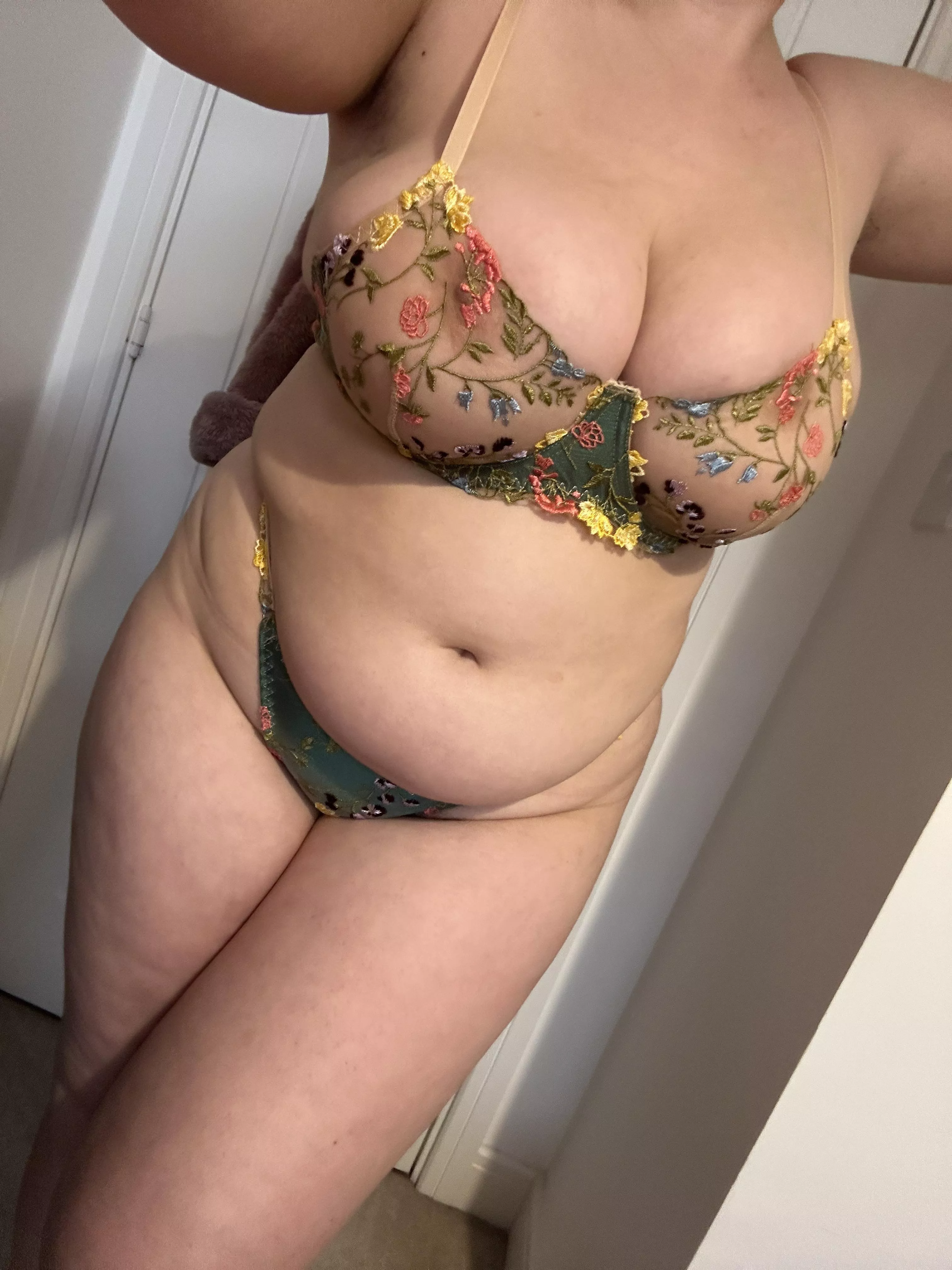 Unfortunately my F cups don’t quite fit into my new lingerie…😋 [OC]