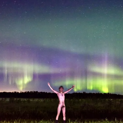 Want to watch the aurora boreal is with me?
