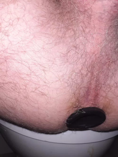 wearing my but plug in work should really open me up for some self fucking later ❤ 😍