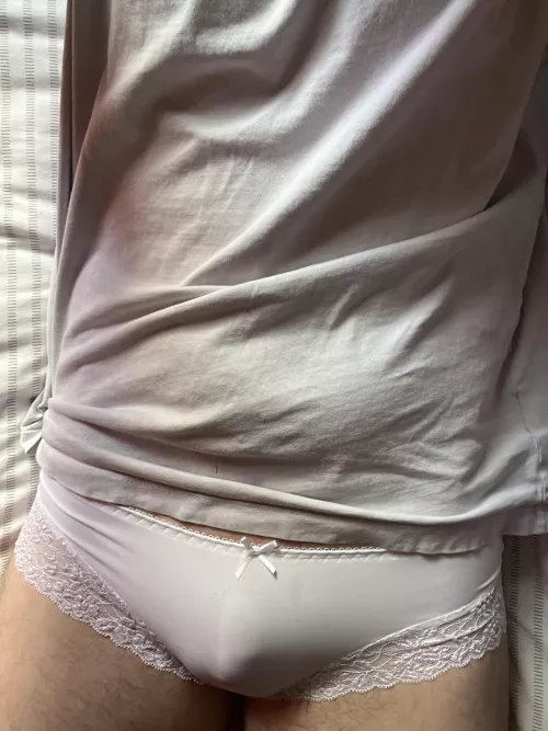 Who doesn’t love a white pair?