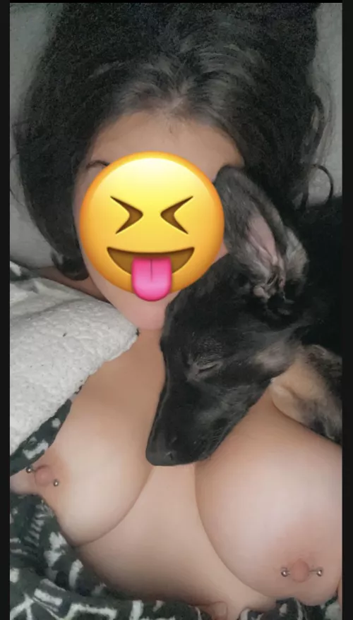 Who doesn’t love titties and puppies 🥺😍