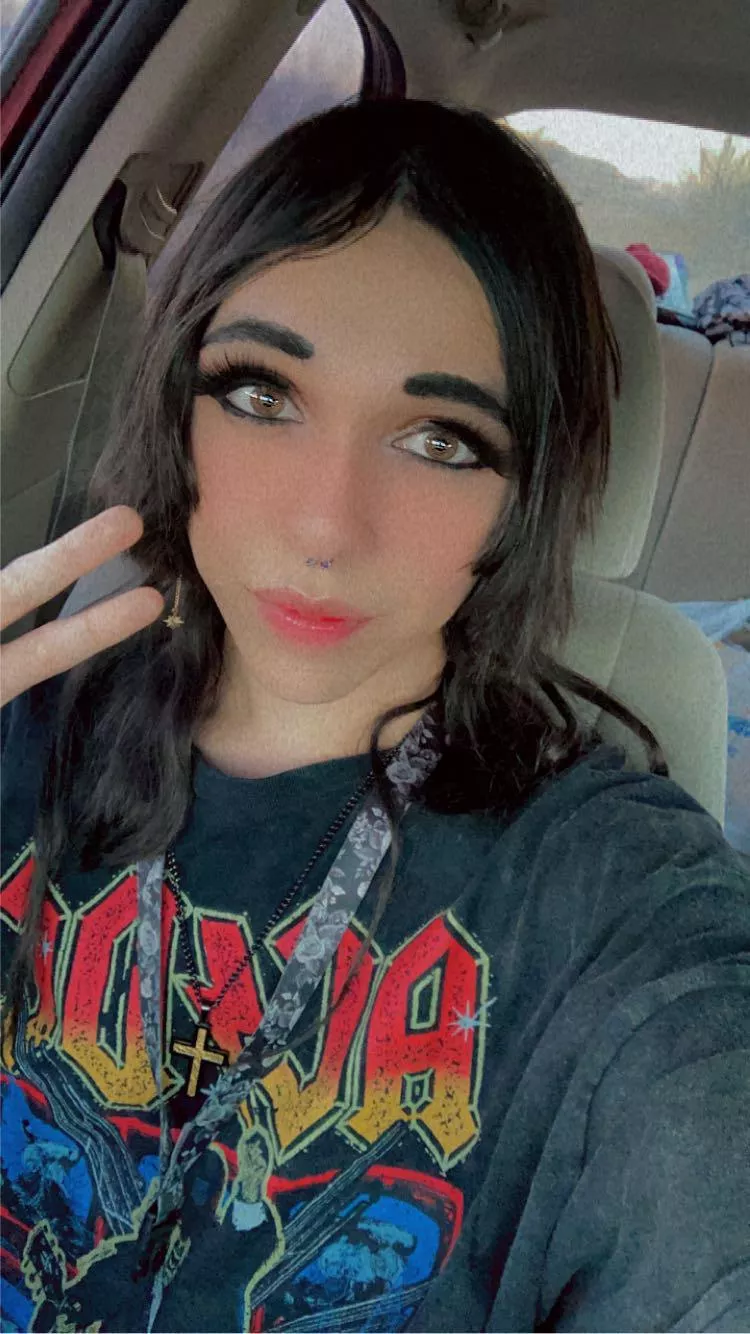 Why is 11 not pronounced onety-one?