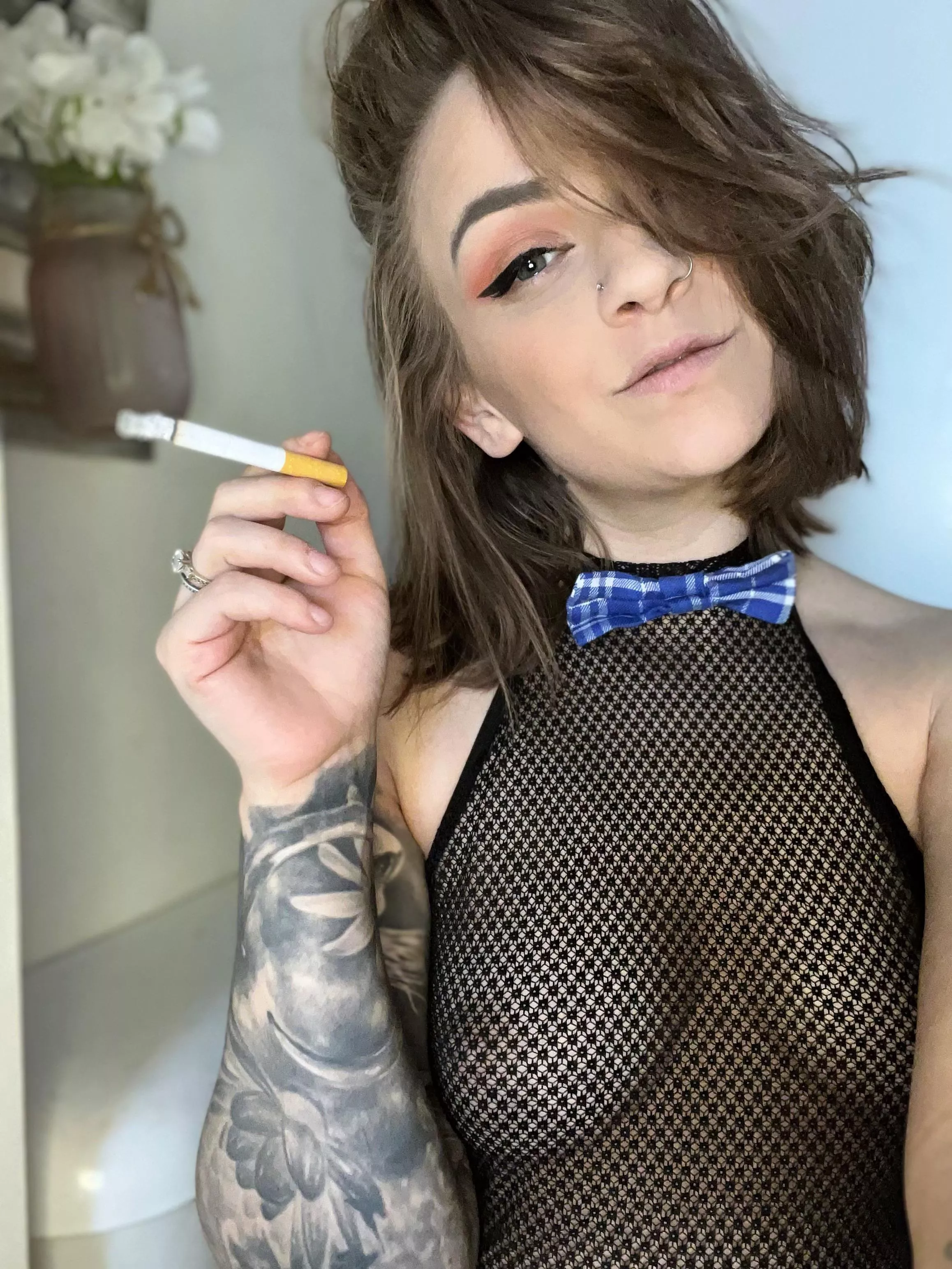 You can catch me smoking in the girls room 💨