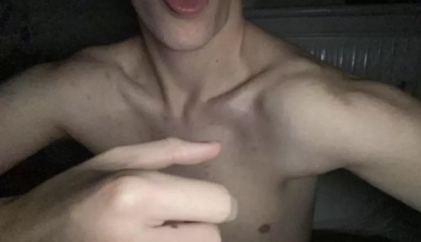 18 any homophobic lads in gangs wanna bully me and out me to their boys? @dalejacobz