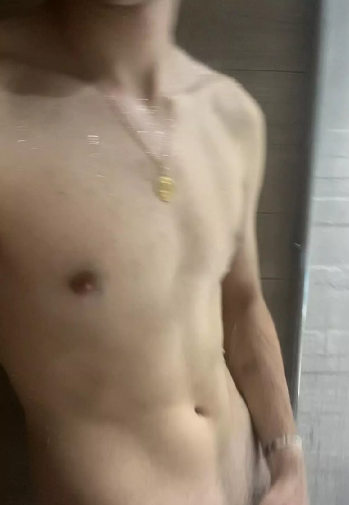 19 spain handsome fit guy looking for same big d+ abs+ Hmu with pic @chsa03 on add