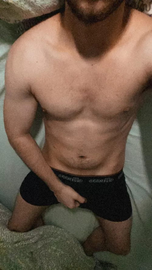 22 from germany, be fit or muscled and aged 22 to 35, add heehee2207