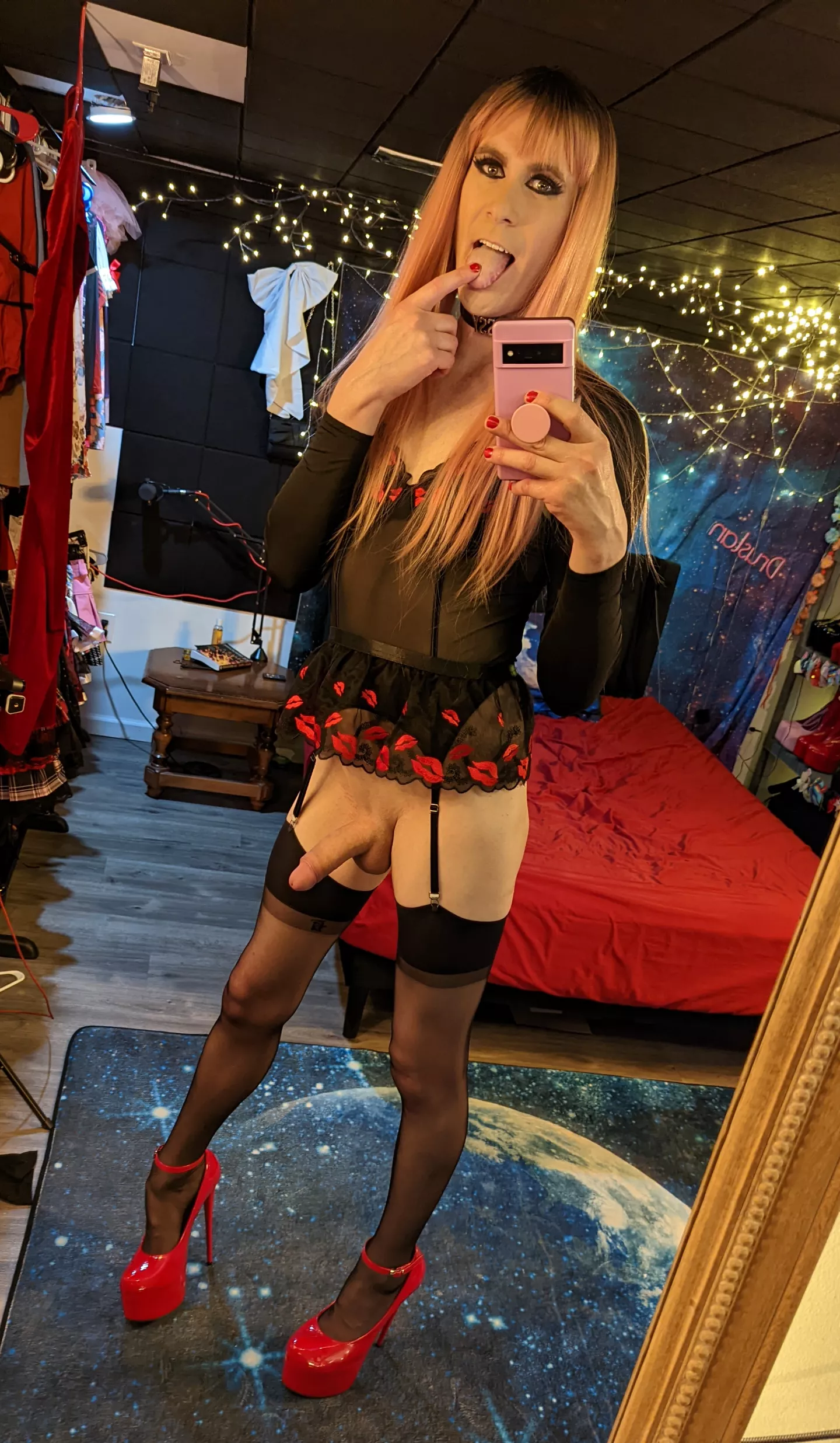 A sensual yet naughty little outfit for you 👄