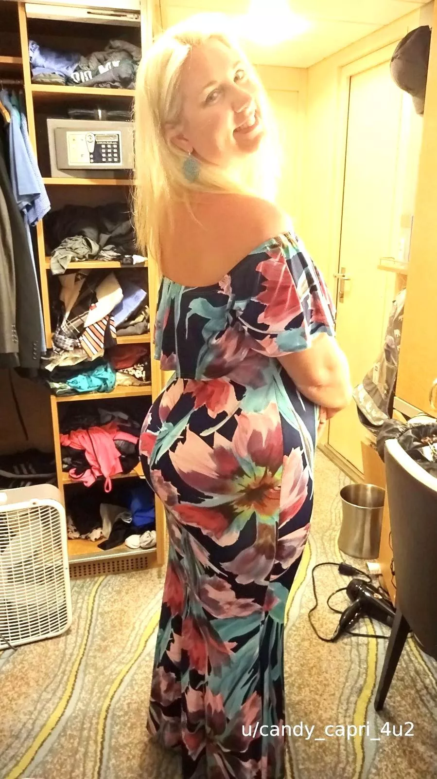 Am I the perfect curvy blonde MILF