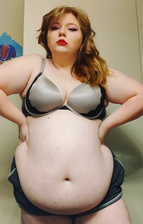 Belly has more jelly than a jellyfish 🪼