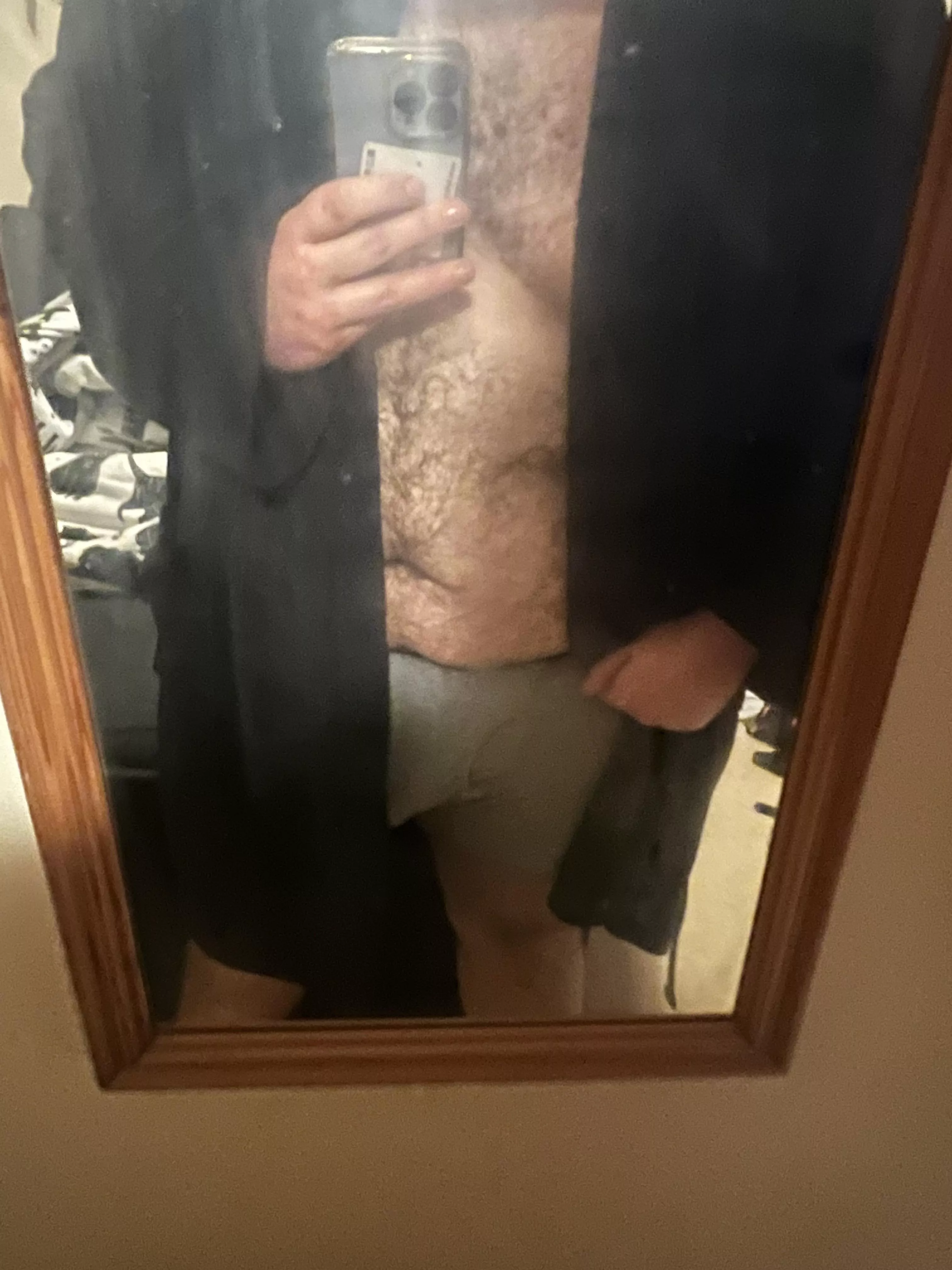 Cold night and no one to cuddle and make the bed rock, anyone like to change that 😜