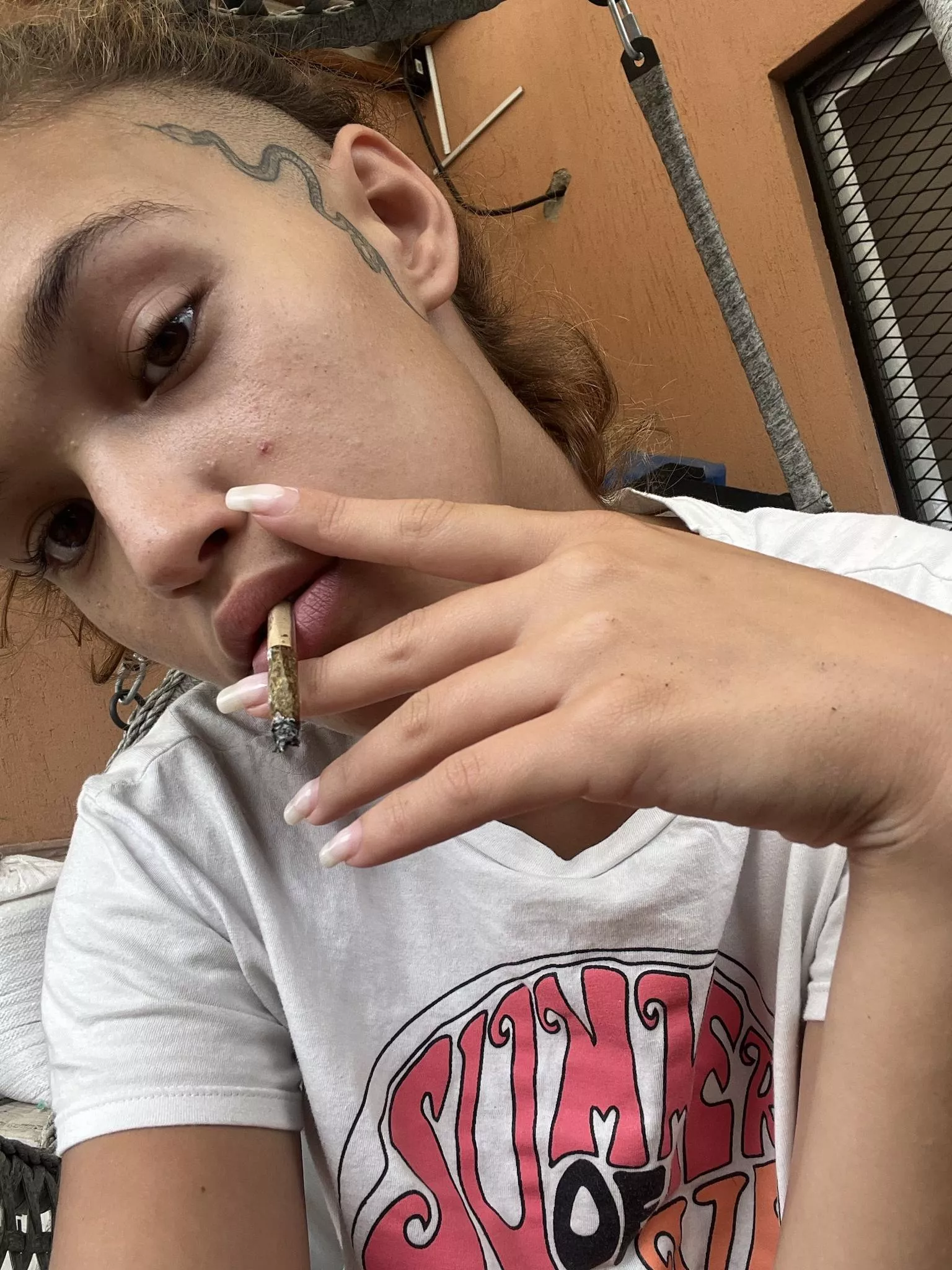 come, smoke with me 🤫🤫