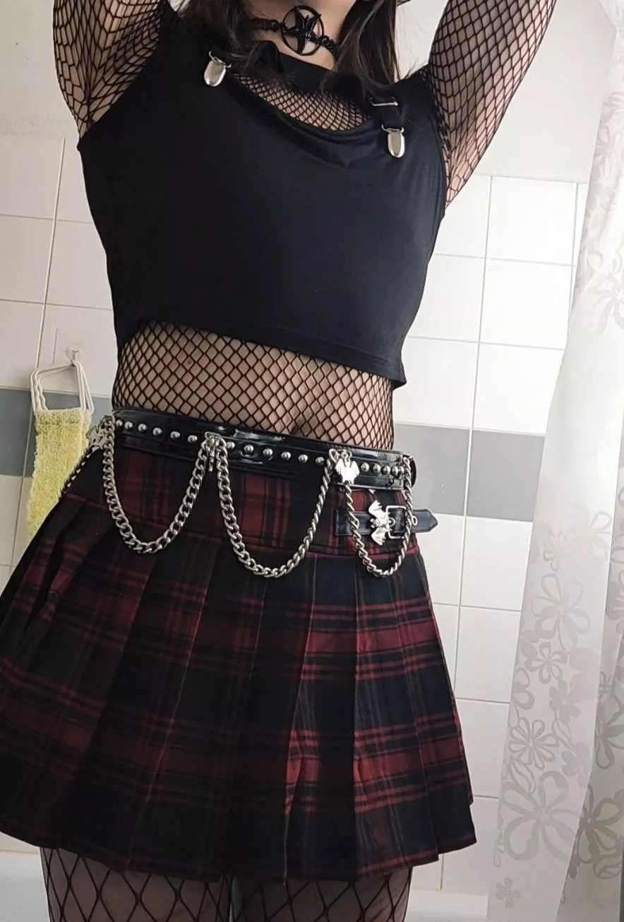 DM me only if you're into extremely depraved taboo stuff