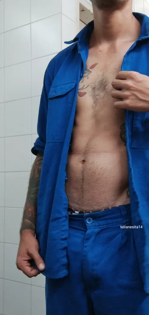 Do I look hot on my work clothes?