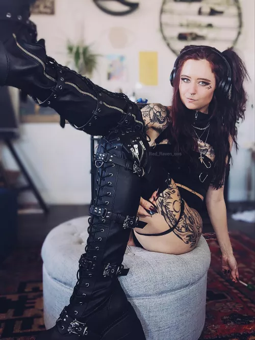 Do the boots stay on when we fuck?