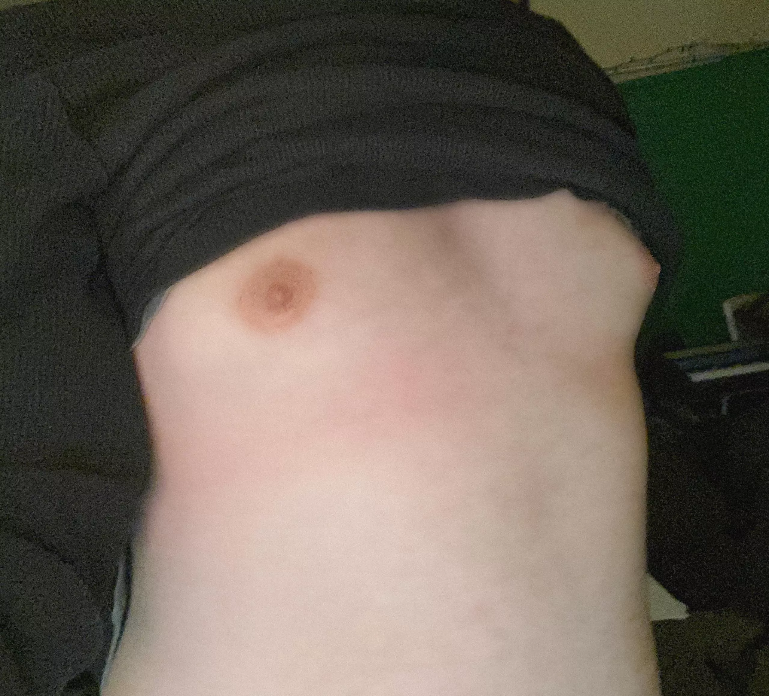 do u like petite girls with small titties?