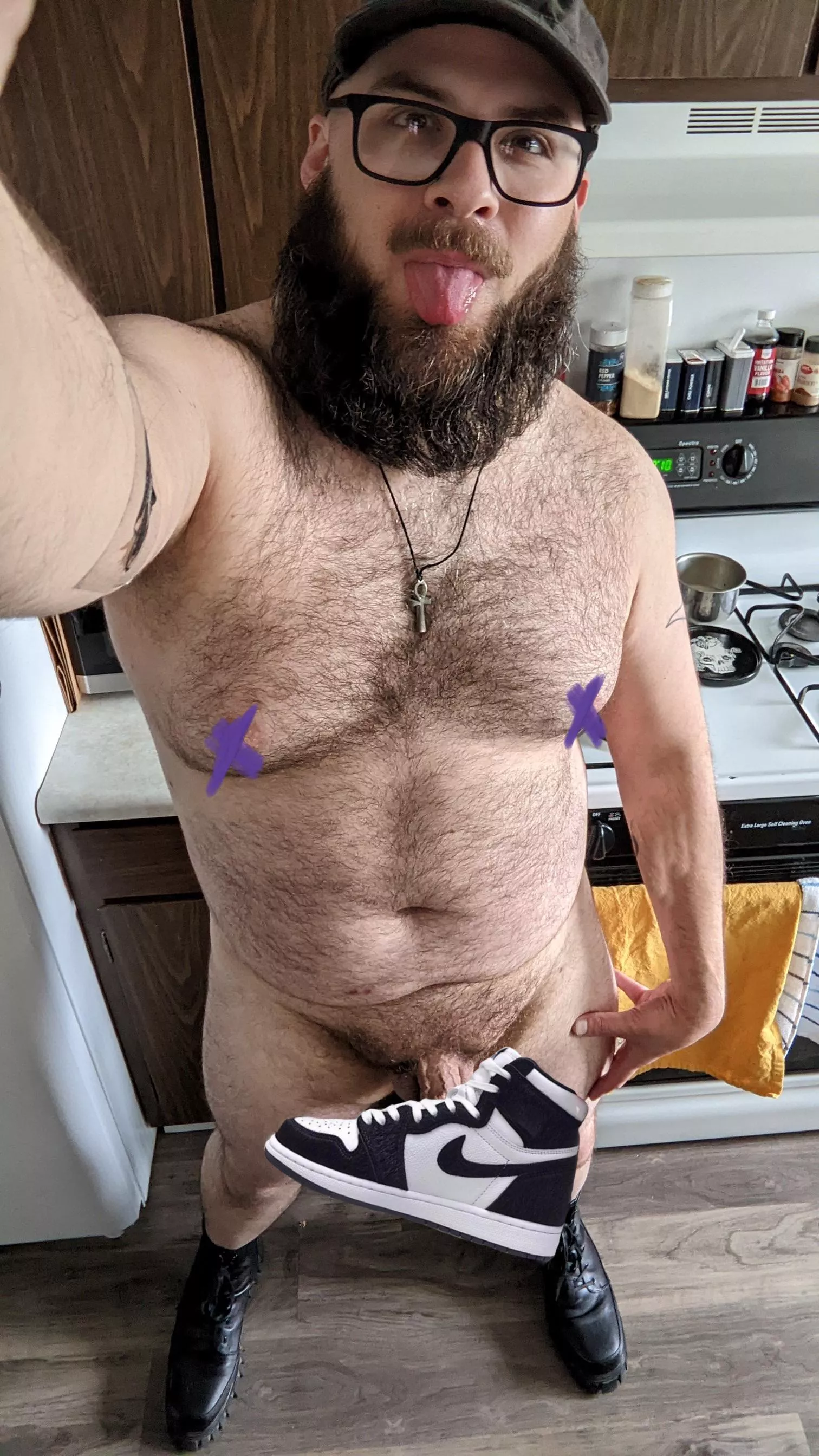 Does anyone else feel extra naked when they're naked when shoes on?!