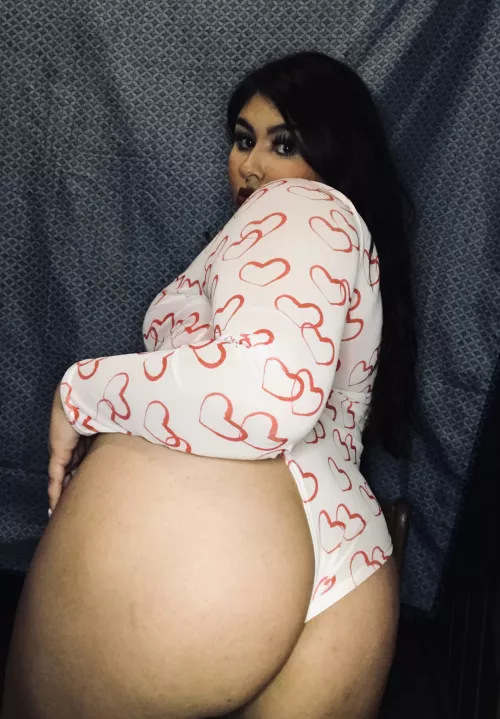 feeling cute in this dress