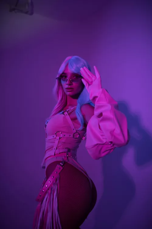 Girls with big forms are so adorable