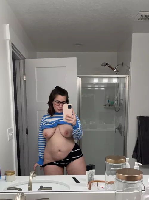 good (morning, night, evening), i’m taking my clothes off :)