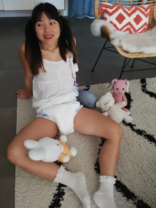 happy Wednesday from me and my stuffies 😘😘