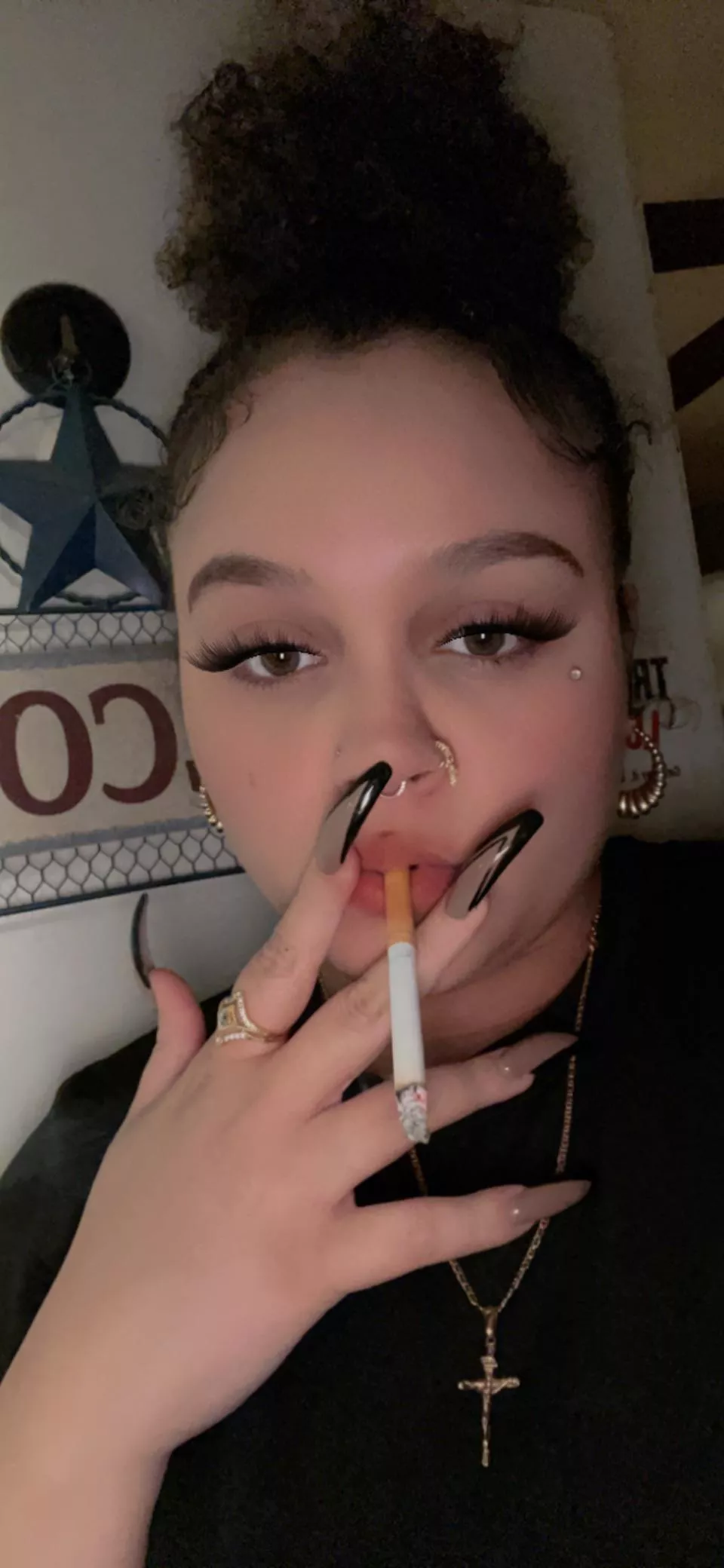 Hey I’m new here 😋 let’s take a smoke break
