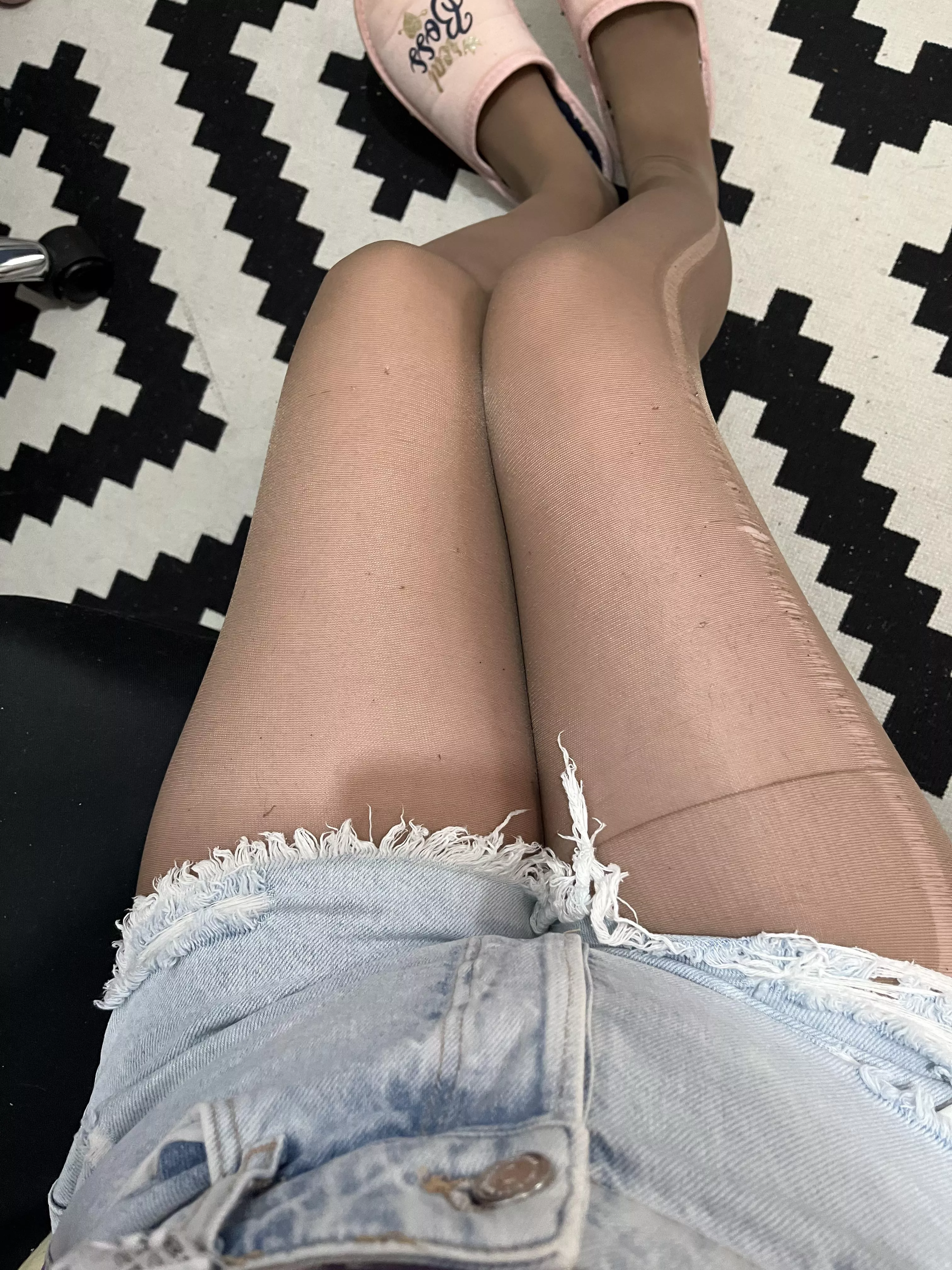 Hi, I am new here. Do you like my tights?