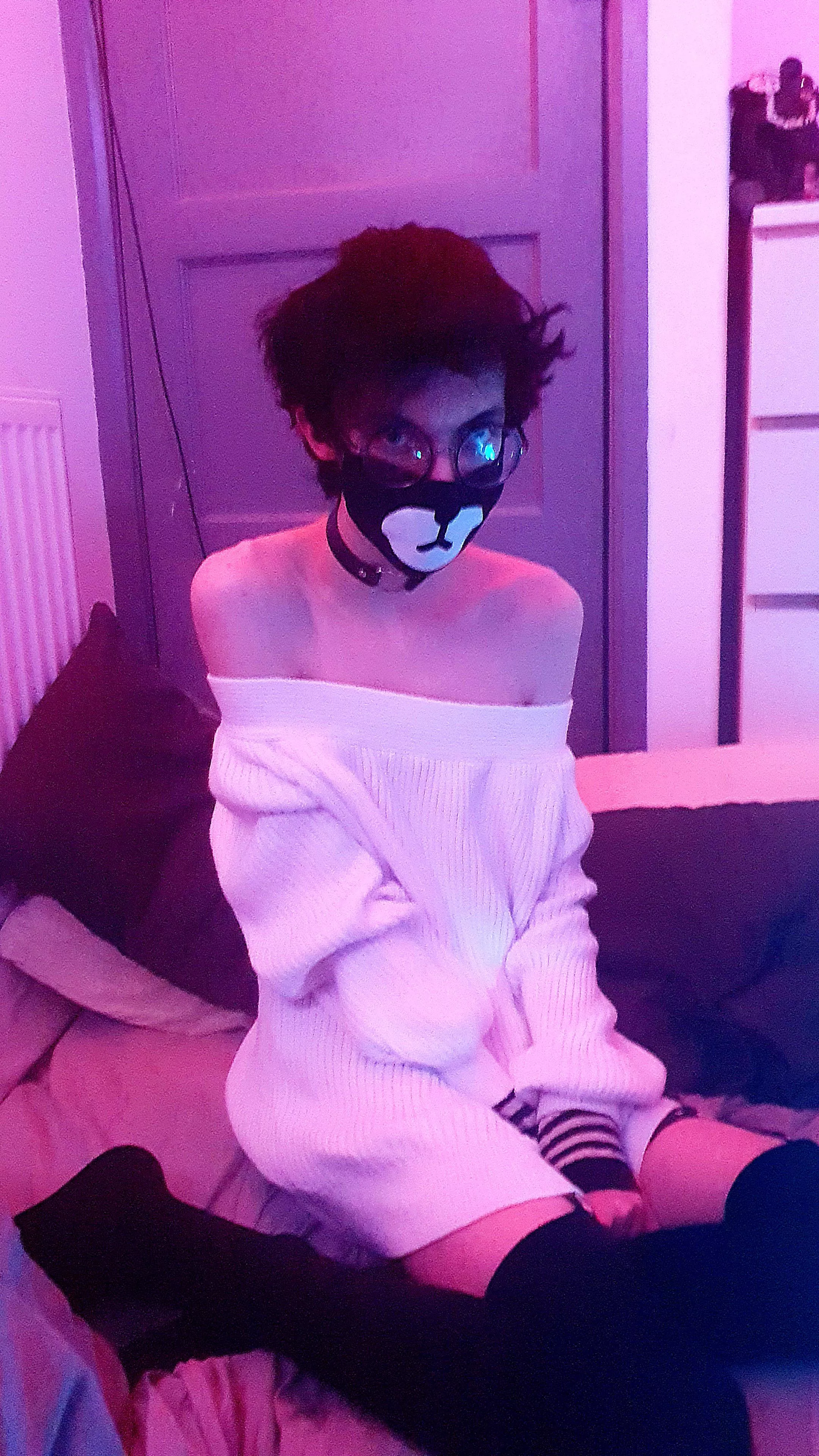 How are we cuddling? 👉👈