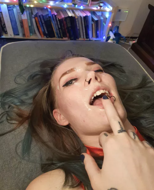 I love how it drips down my face so I enjoy it a little while lying down💕