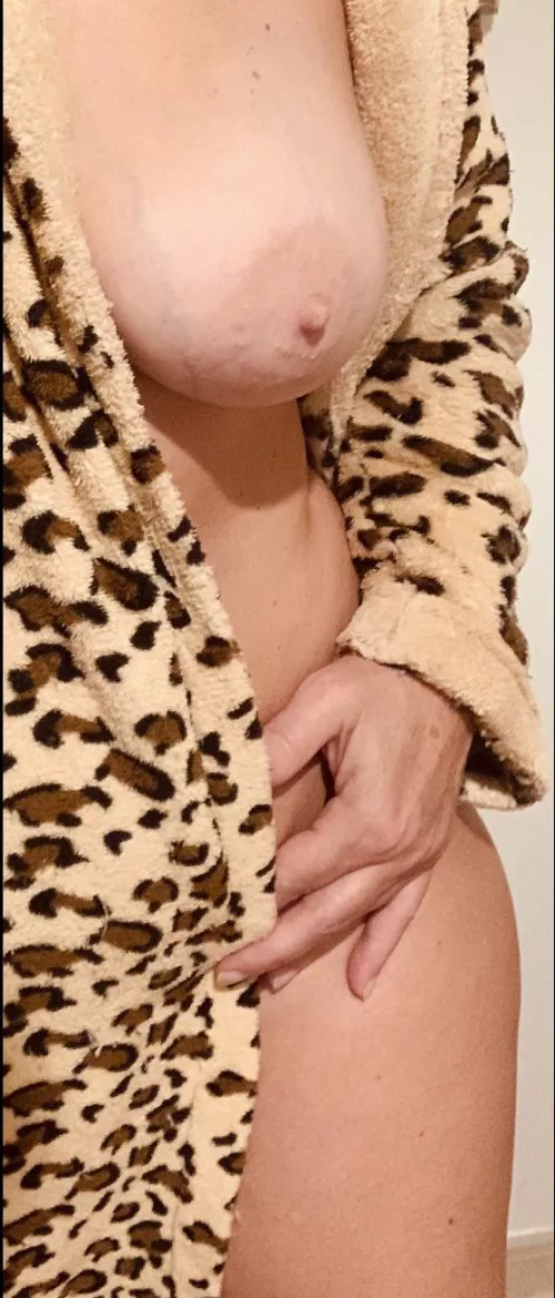 I need you to rub your cock all over my body 😉