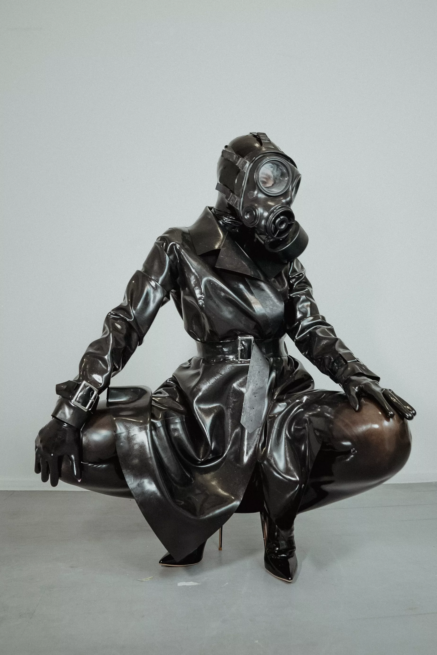 I'm completely protected by my avon s10 gasmask