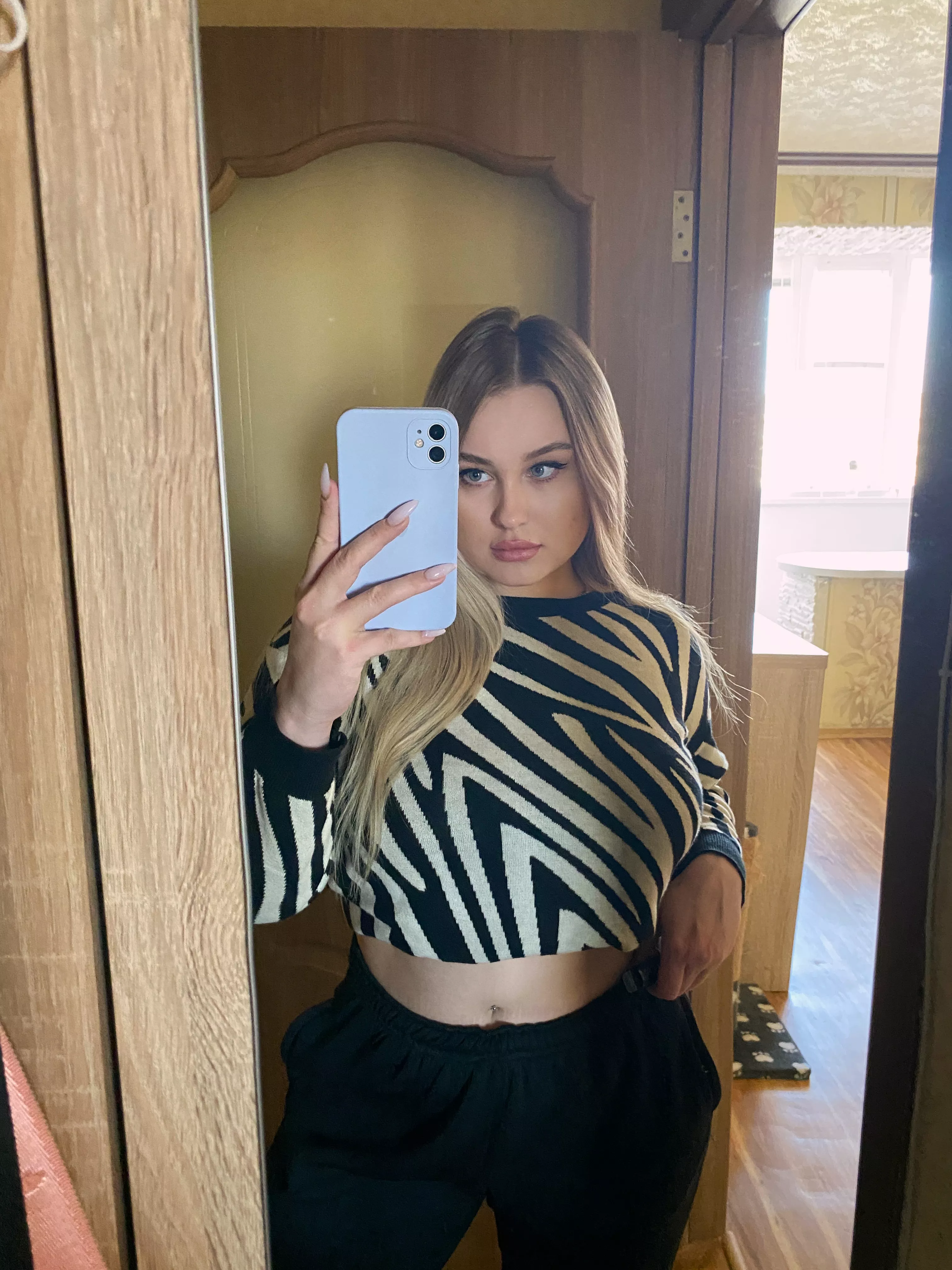 it makes me feel very desirous 🖤🖤