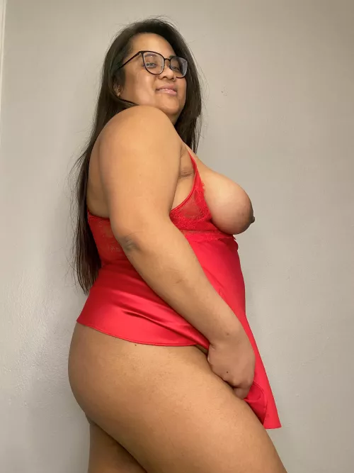 Just a little side boob! (F)