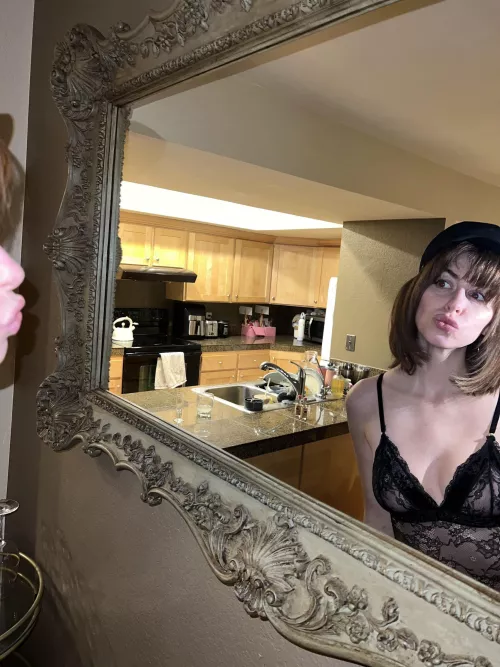 Kiss from me to you 💋