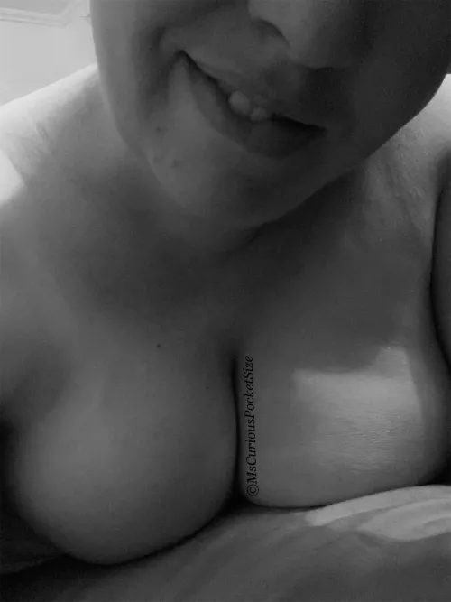 Needy and bored on a Thursday night… what could possibly go wrong 😆